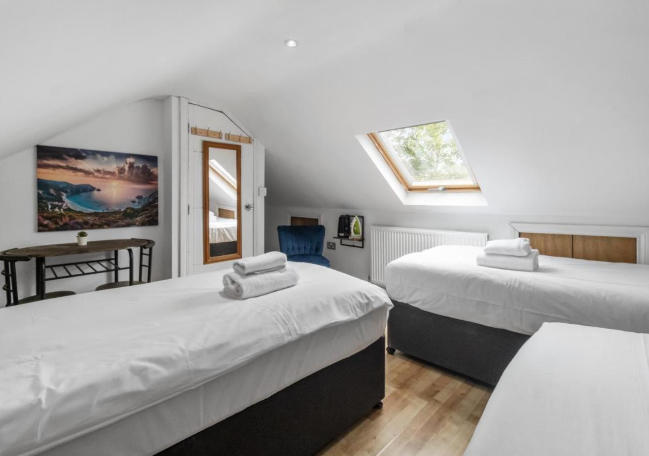 Experience Comfort & Style Cosy Private In Roundway Londra